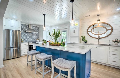 Alpharetta House | Walk to Dtwn Alpharetta: Modern Home w/Fire Pit