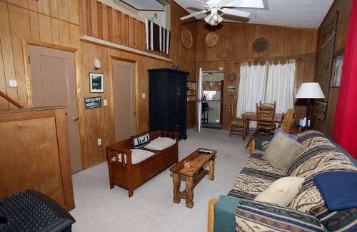 Ouray Cabin | Walk to Everything Ouray – Cozy Cottage – Pet Friendly