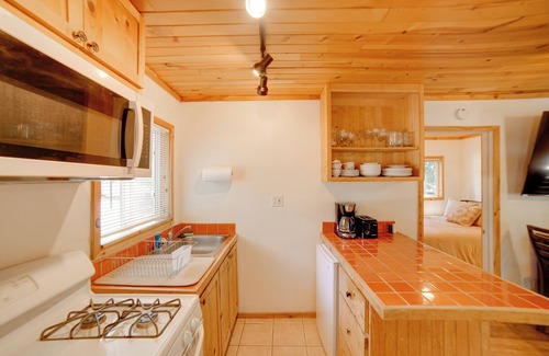 Lake County Cottage | Walk to Golf Course: Cobb Mountain Nature Escape