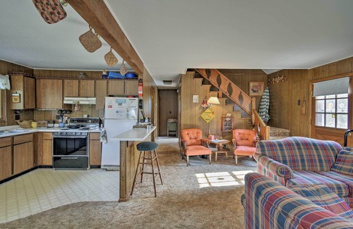 Markesan Cabin | Walk to Green Lake & Beach: Cozy Cabin w/Deck