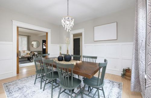 Highland Square House | Walk to Highland Square, Sleeps 8