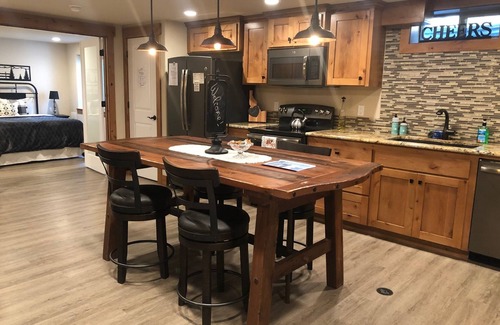 Coeur d'Alene Cottage | Walk to Lake, DT CdA & hike Tubbs Hill. Perfect location & brand new everything!