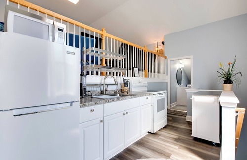 Hiram Apartment | Walk to Lake: Hiram Hideaway w/Shared Gazebo!