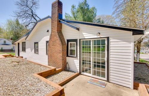 Portage Lakes House | Walk to Lake Nautical Akron Cottage with Deck!