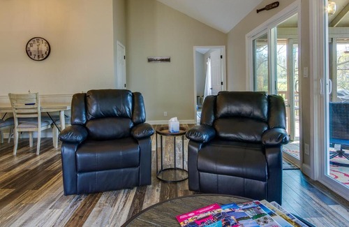 Osage Beach House | Walk to Lake Osage Beach Home with Grill!