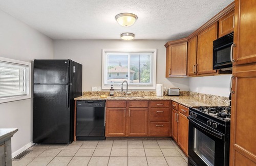 Harters Heights House | Walk to ND and Eddy Street, *ProCleaned *Comfy *Updated