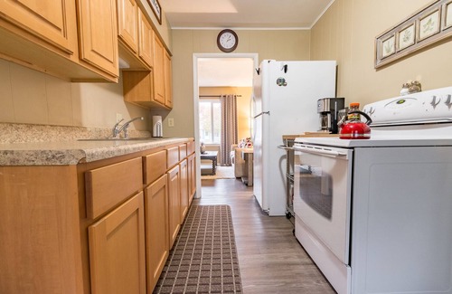 South Bend House | Walk to Notre Dame - Stay in Comfort!