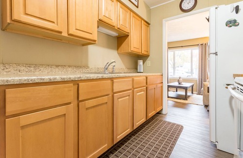 South Bend House | Walk to Notre Dame - Stay in Comfort!