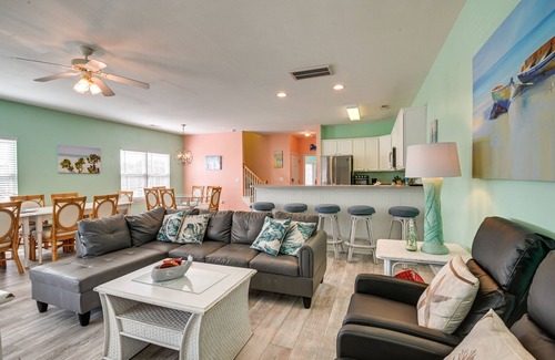 Surfside Beach House | Walk to Ocean & Pier: Surfside Beach House w/Pool