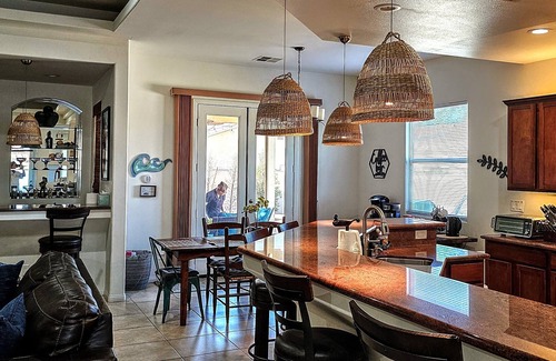 La Quinta Cove House | Walk to OldTown Close! 25%-off 7 nights - King Beds - Pool/Spa 3br# 066781