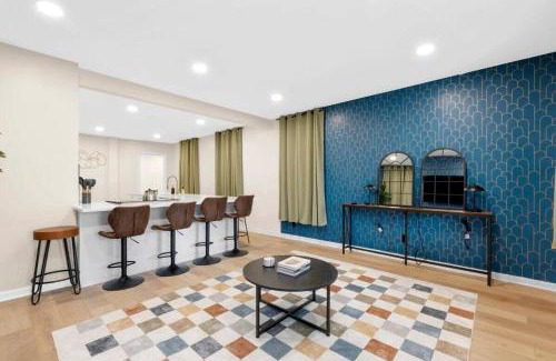 Weinland Park House | Walk to OSU - Relaxing Retreat with Hot Tub