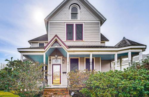 Jeanerette House | Walk to Parks and Cafes Historic Home with Fireplace