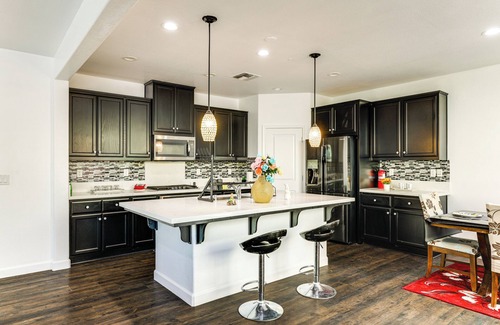 Tracy House | Walk to Parks: Mountain House Retreat w/Patio!