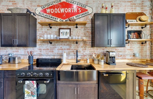 Gem County Apartment | Walk to Shops & Eats: Charming Dtwn Emmett Apt!