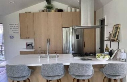 Solvang Cottage | Walk to Solvang-pristine cottage