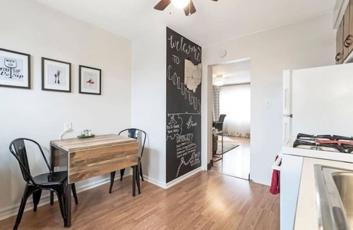 Grandview Heights Apartment | Walk to Stadium | Starbucks on Corner | Near Shops