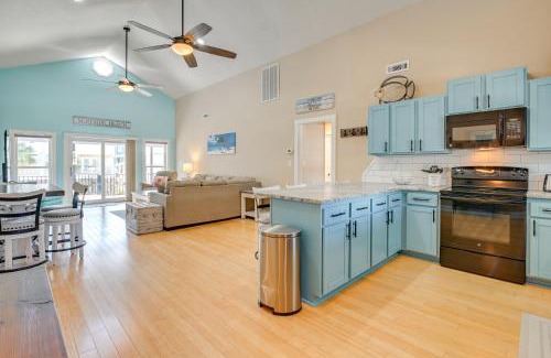 Surfside Beach House | Walk to Surfside Beach Poolside Oasis