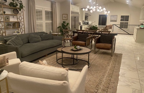 Oxford House | Walk to the Square and the Grove! Charming cottage in the heart of Oxford.