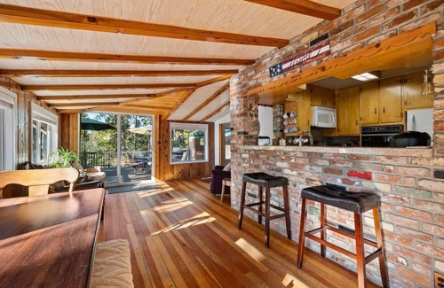 Twain Harte House | Walk to town, Lake access, Pet Friendly, King bed