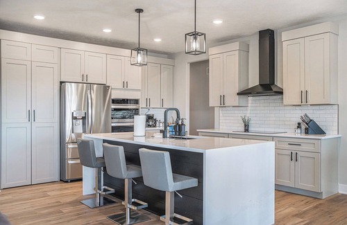 Gretna House | Walk to Water Park! Game Room & Movie Theater!