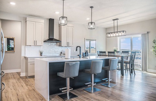 Gretna House | Walk to Water Park! Game Room & Movie Theater!