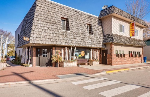 Beulah Apartment | Walkable Beulah Apt Near Skiing and Ice Fishing!