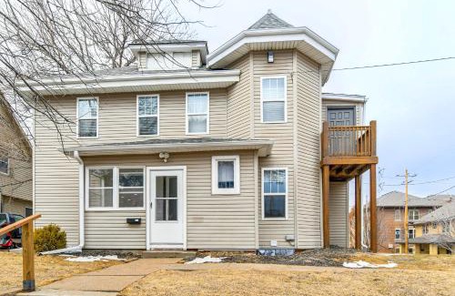 Downtown Omaha Apartment | Walkable Location Welcoming Unit in Omaha