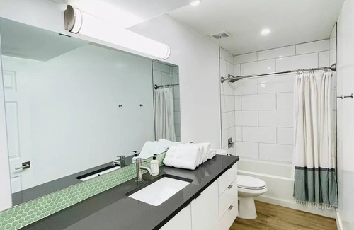 South Scottsdale House | Walkable OTS Mid Century Condo-Pool