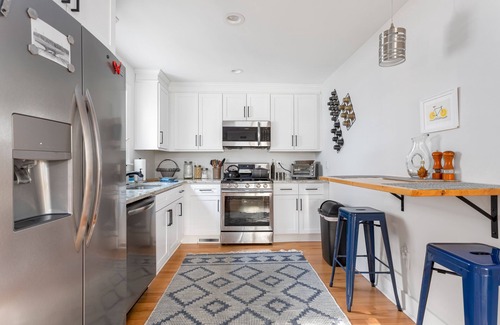 North Charleston House | Walkable to all things Park Circle!