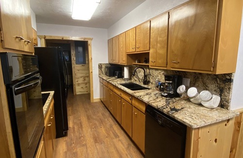 Cody House | Walking distance to the famous Buffalo Bill Center of the West Museum in Cody Wy