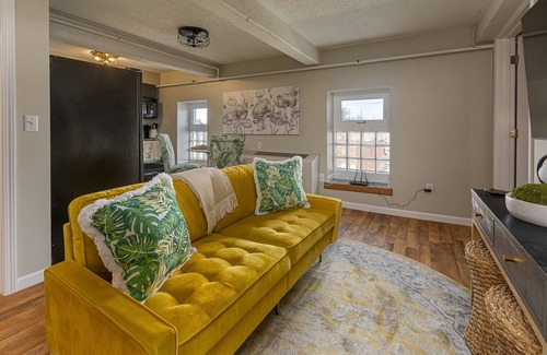 Carbondale Apartment | Walking Distance to Campus, Food & Entertainment!