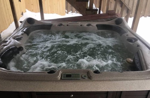 Lincoln Apartment | Walkout Basement Near Country Club!