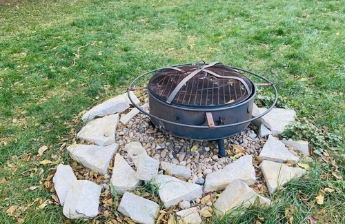 Lincoln Apartment | Walkout Basement Near Country Club!