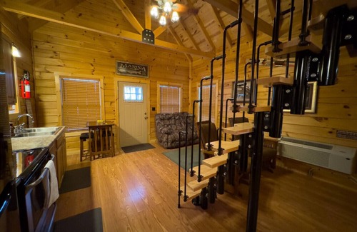 Byrdstown Apartment | Walleye Point - 1 Minute from Dale Hollow Lake