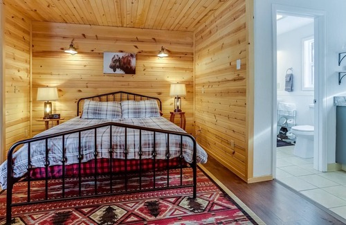 Lyons Cabin | Walnut Cabin*RMNP-Fire Pit-MTN VIEWS