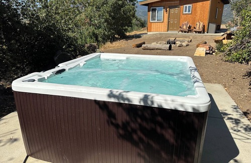 Badger Cottage | Walnut Cottage-Grants Grove Sequoia