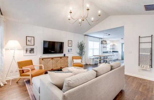 Spring Hill House | Walnut St, Charming, 3bed, 2bath