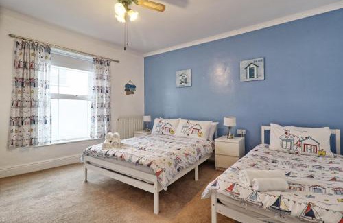 Walton on the Naze Apartment | Walton Beach Holiday Lets