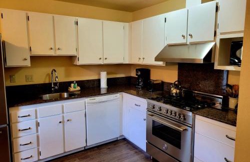 Warm Springs House | Wanderers Way 106