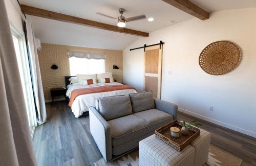 Wonder Valley House | WANDERLUST-Joshua Tree Modern-boho Escape-Stargazing and Fire Pit