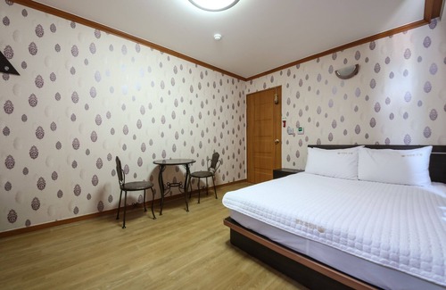 Wando Hotel | Wando C and Hyu