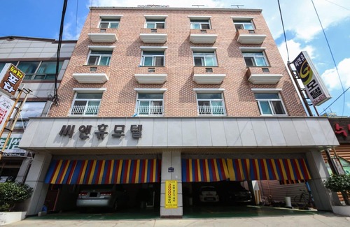 Wando Hotel | Wando C and Hyu