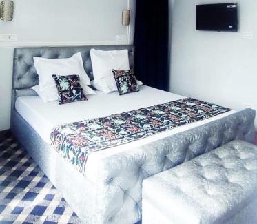 Srinagar House | Waneposh