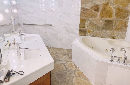 Oklahoma City Bed & Breakfast | WangShi China Palace B&B