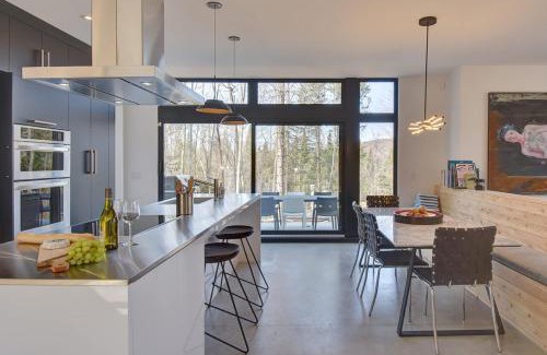 Lac Superieur Village Ski Chalet | Warm cabin in nature with spa & sauna
