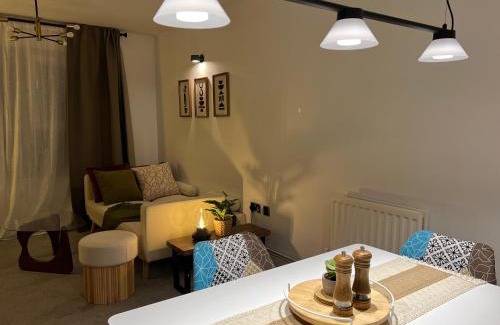 Hatfield Apartment | Warm & Cosy 1-Bed Apartment in Hatfield