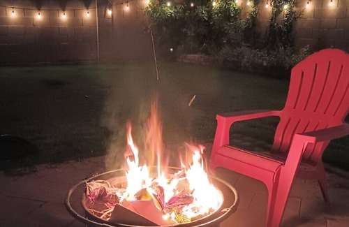 Maricopa County House | Warm inviting escape on the edge of town.