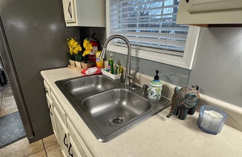 Olive Branch House | Warmth & Charming, Cozy 4BR Brick Home with Private Pool in Olive Branch