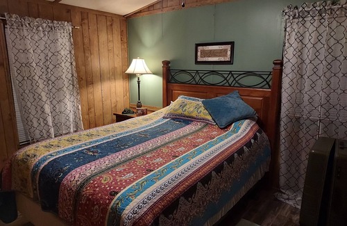 Cave Spring House | Water front and close to Rome. One month minimum