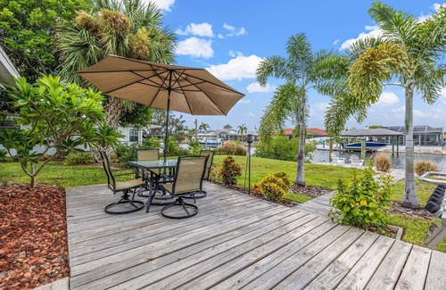 Apollo Beach House | Water Front Home Island Paradise, come explore true tranquility.
